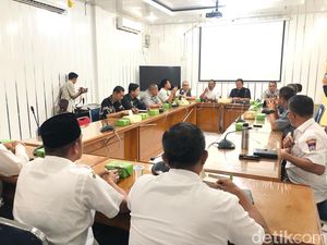 Pemkot Padang Akan Periksa Camat-Lurah Terlibat Politik