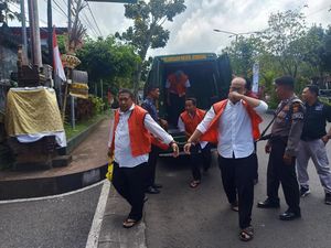 2 Penyelundup 18 Ekor Penyu Divonis 16 dan 6 Bulan Penjara 2 Penyelundup 18 Ekor Penyu Divonis 16 dan 6 Bulan Penjara