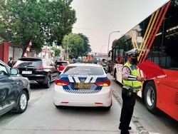 Ada Perbaikan Jalan di S Parman Jakbar, Lalin Tomang Arah Slipi Tersendat