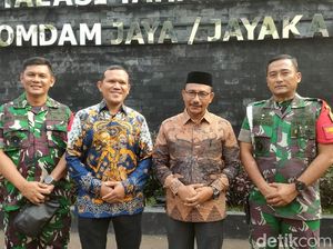 Anggota DPR dan DPD RI Datangi Pomdam Jaya Terkait Tewasnya Imam Masykur Anggota DPR dan DPD RI Datangi Pomdam Jaya Terkait Tewasnya Imam Masykur