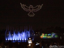 Memukau! Goyangan Air Mancur di TMII