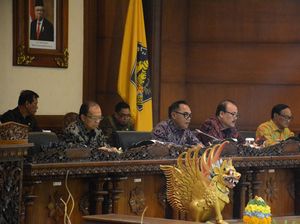 APBD Perubahan 2023 Bali Defisit Rp 717 Miliar, Menyiapkan Pemilu 2024 APBD Perubahan 2023 Bali Defisit Rp 717 Miliar, Menyiapkan Pemilu 2024