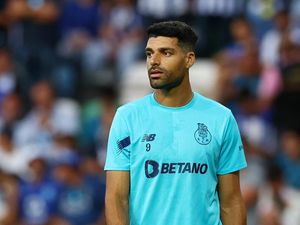 Negosiasi AC Milan dan Mehdi Taremi Mandeg