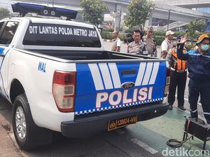 Mobil Dinas Subdit Gakkum Ditlantas Polda Metro Jalani Uji Emisi Hari Ini
