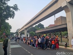 TMII Dibanjiri Pengunjung, Bus Shuttlenya Malah Kurang
