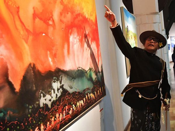 Sujiwo Tejo Gelar Pameran Lukisan Presiden Alternatif