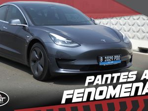 Tes Lengkap Tesla Model 3: Mobil Listrik yang Menyenangkan!