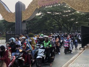 TMII Resmi Dibuka, Tiket Gratis Bikin Pengunjung Membludak