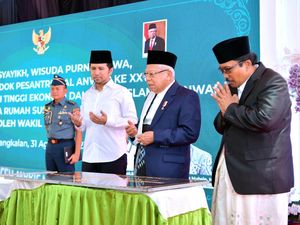 Dampingi Wapres Resmikan STIEBI, Emil Harap Perkuat Ekonomi Syariah Jatim