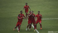 Oleh karena itu, Persija pun harus menerima gagal full senyum.