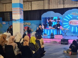 Arif Brata Ajak Audiens Praktik Jualan ala Komedian di Makassar X Beauty 2023