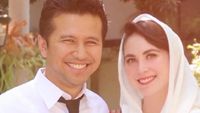 7 Foto Arumi Bachsin & Emil Dardak Rayakan Wedding Anniversary di McDonalds