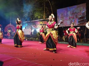 Meriahnya Borobudur Night Carnival 2023 di Magelang