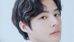 7 Potret Barista Tampan Kegantengannya Viral, Disebut Kembaran V BTS