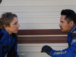 Sinopsis Film CHiPs: Polisi dan Misi Rahasia di California Sinopsis Film CHiPs: Polisi dan Misi Rahasia di California
