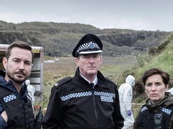 Sinopsis Film Line of Duty: Misi Penyelamatan dan Pembersihan Nama Baik