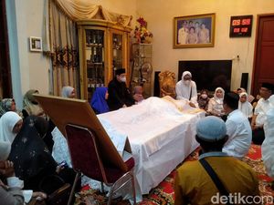 Mantan Gubernur Sulsel Amin Syam Meninggal Dunia karena Gagal Ginjal Mantan Gubernur Sulsel Amin Syam Meninggal Dunia karena Gagal Ginjal