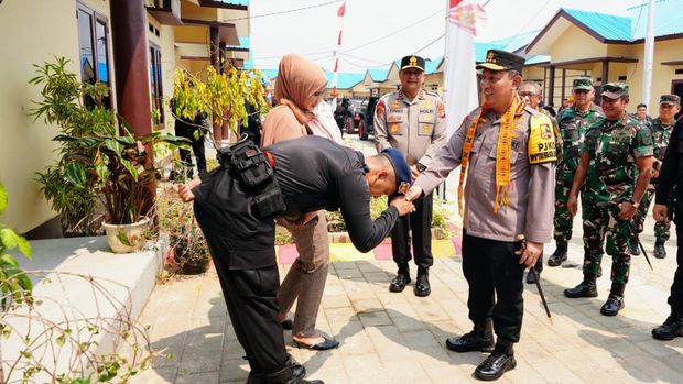 Kapolri Jenderal Listyo Sigit Prabowo meninjau rumah dinas baru Brimob di Kalbar, (dok istimewa).