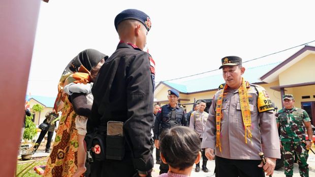 Kapolri Jenderal Listyo Sigit Prabowo meninjau rumah dinas baru Brimob di Kalbar, (dok istimewa).