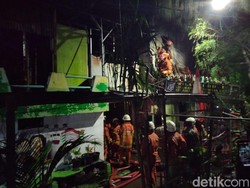 Kebakaran di Kenjeran Padam, Ternyata Bersumber dari Rumah Warga