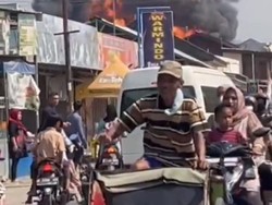 Wulan Terjun dari Lantai 2 Saat Kebakaran Lahap Pabrik di Indramayu