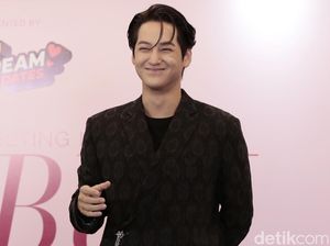 13 Potret Kim Bum Tersenyum untuk Cerahkan Minggumu!