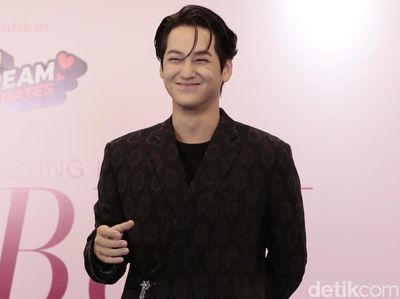 13 Potret Kim Bum Tersenyum untuk Cerahkan Minggumu!