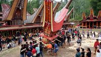 Melihat Prosesi Penguburan Rambu Solo Toraja