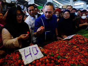 Momen Zulhas Pantau Harga Pasar di Pontianak