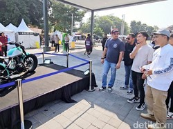 2 Motor Custom Jokowi Mejeng di Ajang Burnout 2023 Puro Mangkunegaran