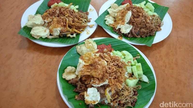 Nyam! Nasi Gemuk Jambi Pakai Topping Lauk Komplet Ada di Tempat Ini