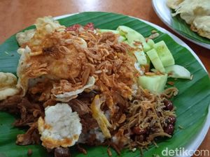 Nyam! Nasi Gemuk Jambi Pakai Topping Lauk Komplet Ada di Tempat Ini Nyam! Nasi Gemuk Jambi Pakai Topping Lauk Komplet Ada di Tempat Ini