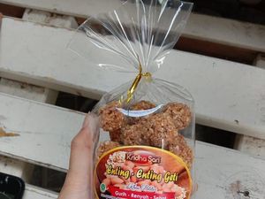 Kisah Ibu Rumah Tangga Bisnis Camilan Berawal dari Ketemu Resep dalam Panci Kisah Ibu Rumah Tangga Bisnis Camilan Berawal dari Ketemu Resep dalam Panci