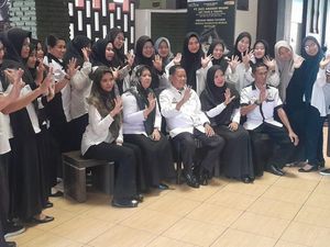 BKPSDM Parepare Bela 11 ASN Berpose 5 Jari Diduga Dukung Caleg BKPSDM Parepare Bela 11 ASN Berpose 5 Jari Diduga Dukung Caleg