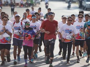Gelar Farewell, 500 Peserta Lari Bareng Ganjar-Atikoh di Semarang