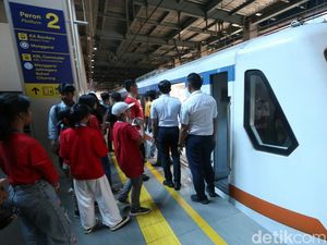 Sosialisasi Layanan Commuter Line Untuk Pengguna Anak-anak Sosialisasi Layanan Commuter Line Untuk Pengguna Anak-anak