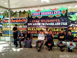 Suasana Rumah Duka Mantan Gubernur Sulsel Amin Syam di Makassar