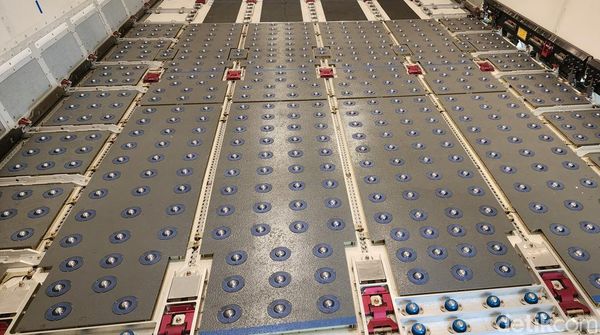 Baru! Pesawat Full Kargo di RI, Tahu Isi Kabinnya?