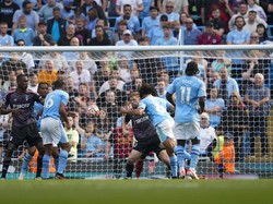 Mantan Wasit Liga Inggris: Gol Ake ke Gawang Fulham Tidak Sah