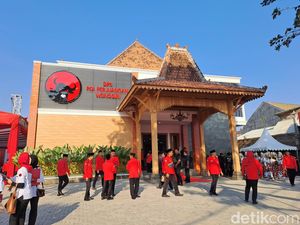 Puan Resmikan Kantor Baru PDIP Wonogiri, Tantang Kader Dongkrak Suara di 2024 Puan Resmikan Kantor Baru PDIP Wonogiri, Tantang Kader Dongkrak Suara di 2024