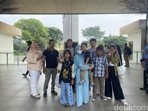 Senangnya Ocha Bawa Keluarga dari Indramayu Kunjungi Wajah Baru TMII