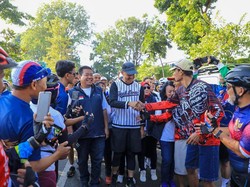 200 Pesepeda Gowes Keliling Semarang Beri Salam Perpisahan ke Ganjar