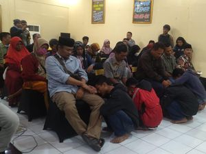 Belasan ABG Purbalingga Diamankan gegara Mau Tawuran, Mewek Saat Sungkem Ortu