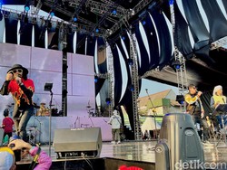 Yukie cs Bawakan Kembali Lagu-lagu Nostalgia PAS Band