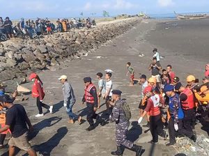 Bocah 9 Tahun yang Terseret Arus Ditemukan Tewas di Tengah Laut Bocah 9 Tahun yang Terseret Arus Ditemukan Tewas di Tengah Laut