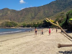 Pesona Pantai Ria Berpasir Putih, Akses Gratis tapi Sepi Pengunjung