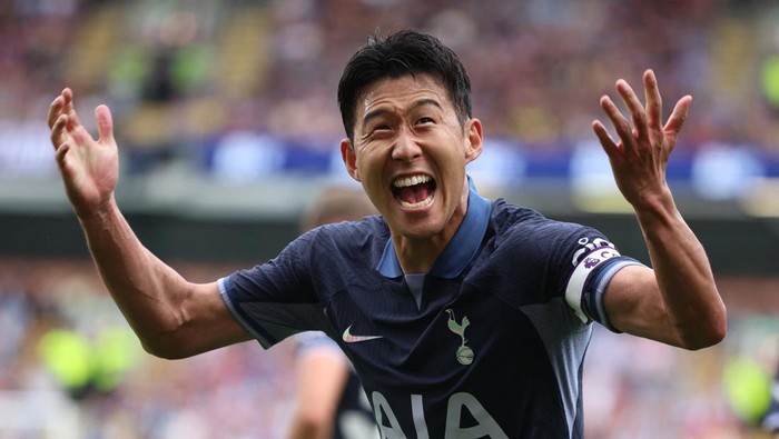 Soccer Football - Premier League - Burnley v Tottenham Hotspur - Turf Moor, Burnley, Britain - September 2, 2023 Tottenham Hotspurs Son Heung-min celebrates after James Maddison scored their third goal REUTERS/Phil Noble EDITORIAL USE ONLY. No use with unauthorized audio, video, data, fixture lists, club/league logos or live services. Online in-match use limited to 75 images, no video emulation. No use in betting, games or single club /league/player publications.  Please contact your account representative for further details.