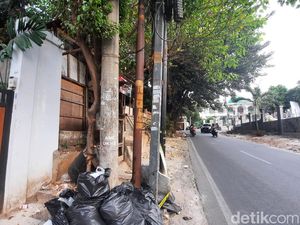 Penampakan Lokasi 2 Pemotor Tewas Usai Tabrak Tiang Listrik di Jakbar