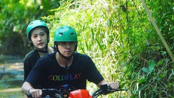 8 Foto Al Ghazali & Laura Moane Diduga Pacaran, Sempat Liburan Bareng ke Bali