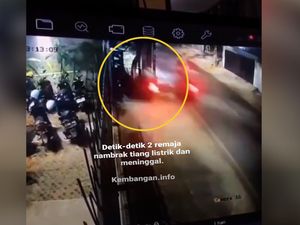 Detik-detik 2 Remaja Bercelurit Tewas Tabrak Tiang Listrik di Jakbar